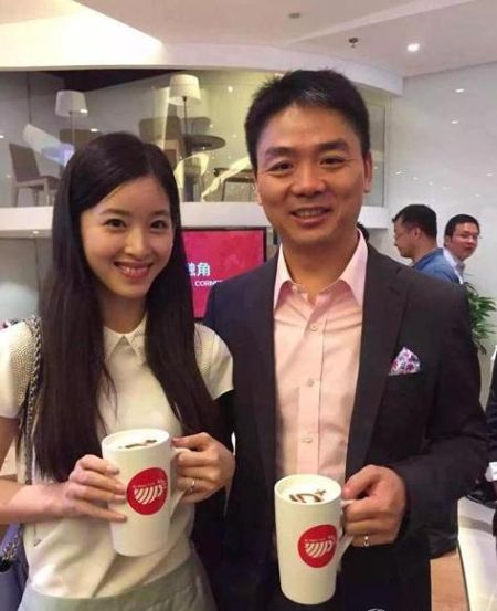 刘强东和奶茶妹妹