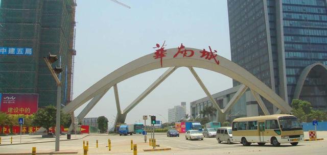 腾讯8亿港元增持华南城 持股比例升至11.55%
