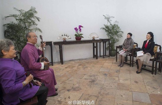 彭丽媛参观世界文化遗产澳门郑家大屋(图)