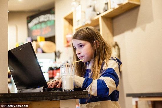 7岁女童自学网络教学片11分钟破解Wi-Fi