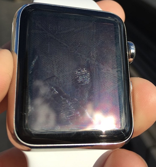 为何Apple Watch蓝宝石屏幕眩光？